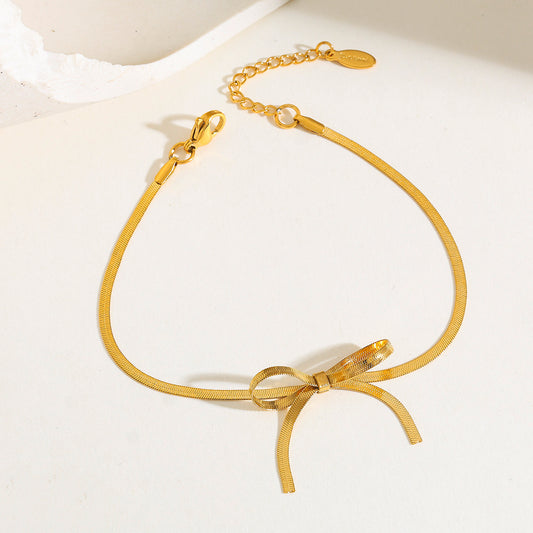 Bow necklace
