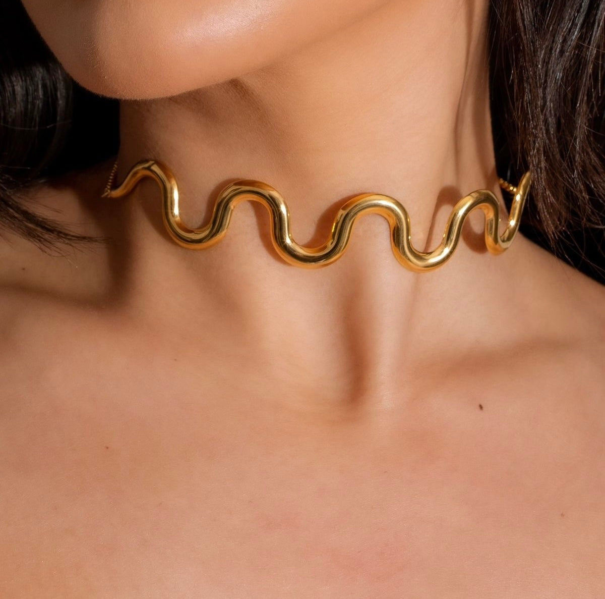 Waves choker necklace